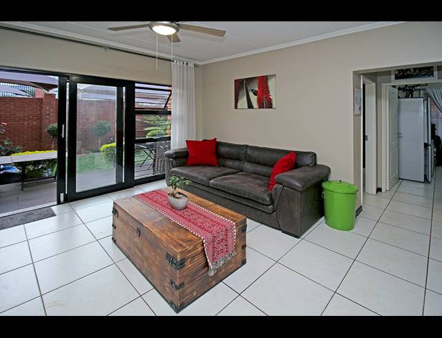 2 BEDROOM APARTMENT FOR SALE IN GREENSTONE HILL